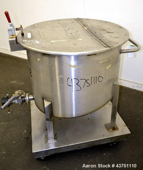 Used Water Cooling Corporation Tank, 60 Gallon, 304 Stainless Steel, Vertical. Approximately 30-1/2" diameter x 21" straight side.  Flat top with a bolt-on hinged cover, 6" sloped bottom.  2" Tri-cla...