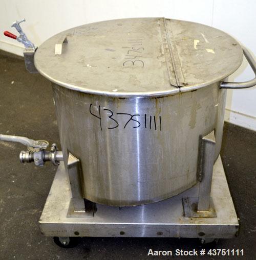 Used Water Cooling Corporation Tank, 60 Gallon, 304 Stainless Steel, Vertical. Approximately 30-1/2" diameter x 21" straight side.  Flat top with a bolt-on hinged cover, 6" sloped bottom.  2" Tri-cla...
