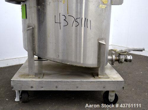 Used Water Cooling Corporation Tank, 60 Gallon, 304 Stainless Steel, Vertical. Approximately 30-1/2" diameter x 21" straight side.  Flat top with a bolt-on hinged cover, 6" sloped bottom.  2" Tri-cla...