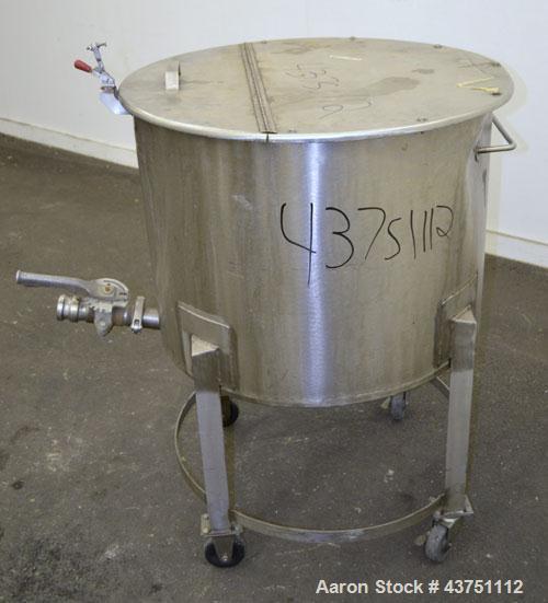 Used- Water Cooling Corporation Tank, 60 Gallons, 304 Stainless Steel, Vertical. Approximately 30-1/2" diameter x 21" straig...