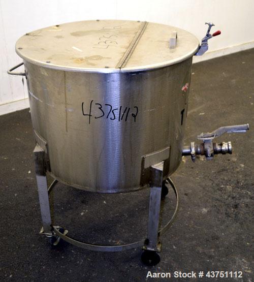 Used Water Cooling Corporation Tank, 60 Gallons, 304 Stainless Steel, Vertical. Approximately 30-1/2" diameter x 21" straight side.  Flat top with a bolt-on hinged cover, 1" sloped bottom.  2" Tri-cl...