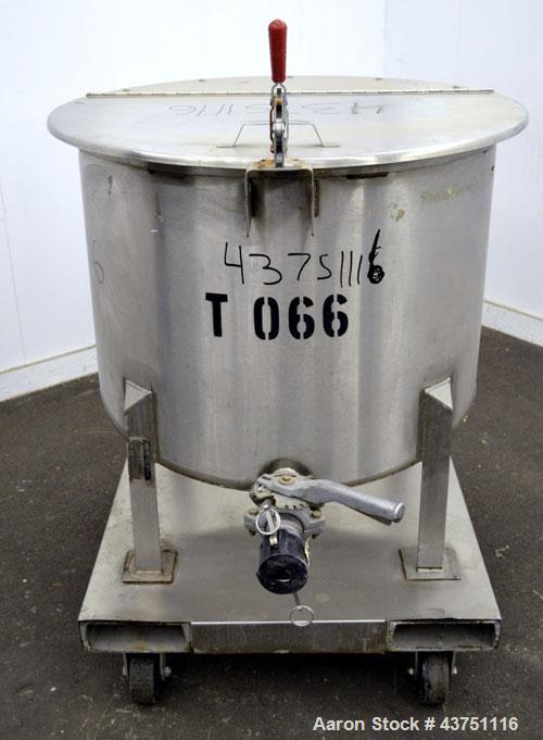 Used Water Cooling Corporation Tank, 60 Gallons, 304 Stainless Steel, Vertical. Approximately 30-1/2" diameter x 21" straight side.  Flat top with a bolt-on hinged cover, 6" sloped bottom.  2" Tri-cl...