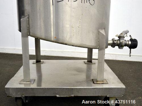 Used Water Cooling Corporation Tank, 60 Gallons, 304 Stainless Steel, Vertical. Approximately 30-1/2" diameter x 21" straight side.  Flat top with a bolt-on hinged cover, 6" sloped bottom.  2" Tri-cl...