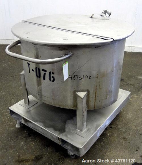 Used Water Cooling Corporation Tank, 60 Gallons, 304 Stainless Steel, Vertical. Approximately 30-1/2" diameter x 21" straight side.  Flat top with a bolt-on hinged cover, 6" sloped bottom.  2" Tri-cl...