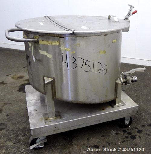 Used Water Cooling Corporation Tank, 60 Gallons, 304 Stainless Steel, Vertical. Approximately 30-1/2" diameter x 21" straight side.  Flat top with a bolt-on hinged cover, 6" sloped bottom.  2" Tri-cl...