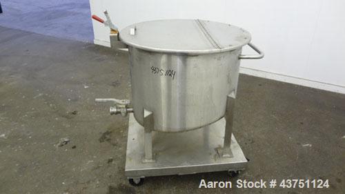 Used Water Cooling Corporation Tank, 60 Gallons, 304 Stainless Steel, Vertical. Approximately 30-1/2" diameter x 21" straight side.  Flat top with a bolt-on hinged cover, 6" sloped bottom.  2" Tri-cl...
