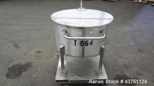 Used Water Cooling Corporation Tank, 60 Gallons, 304 Stainless Steel, Vertical. Approximately 30-1/2" diameter x 21" straight side.  Flat top with a bolt-on hinged cover, 6" sloped bottom.  2" Tri-cl...