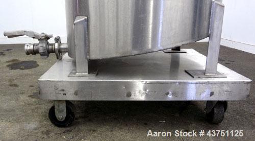 Used Water Cooling Corporation Tank, 60 Gallons, 304 Stainless Steel, Vertical. Approximately 30-1/2" diameter x 21" straight side.  Flat top with a bolt-on hinged cover, 6" sloped bottom.  2" Tri-cl...