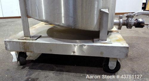 Used Water Cooling Corporation Tank, 60 Gallons, 304 Stainless Steel, Vertical. Approximately 30-1/2" diameter x 21" straight side.  Flat top with a bolt-on hinged cover, 6" sloped bottom.  2" Tri-cl...