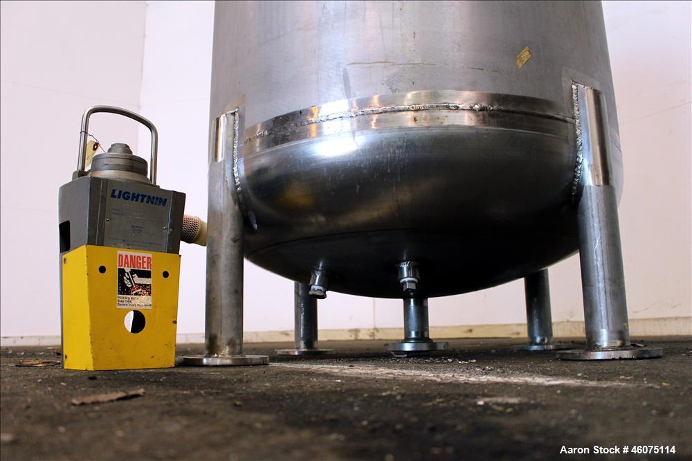 Used Watson Metal Masters Pressure Tank, 250 Gallon, 316L Stainless Steel, Vertical. 39-1/4" Diameter x 42" straight side, dished top & bottom. Internal rated 80 psi at -20 to 300 degrees F. Off cent...