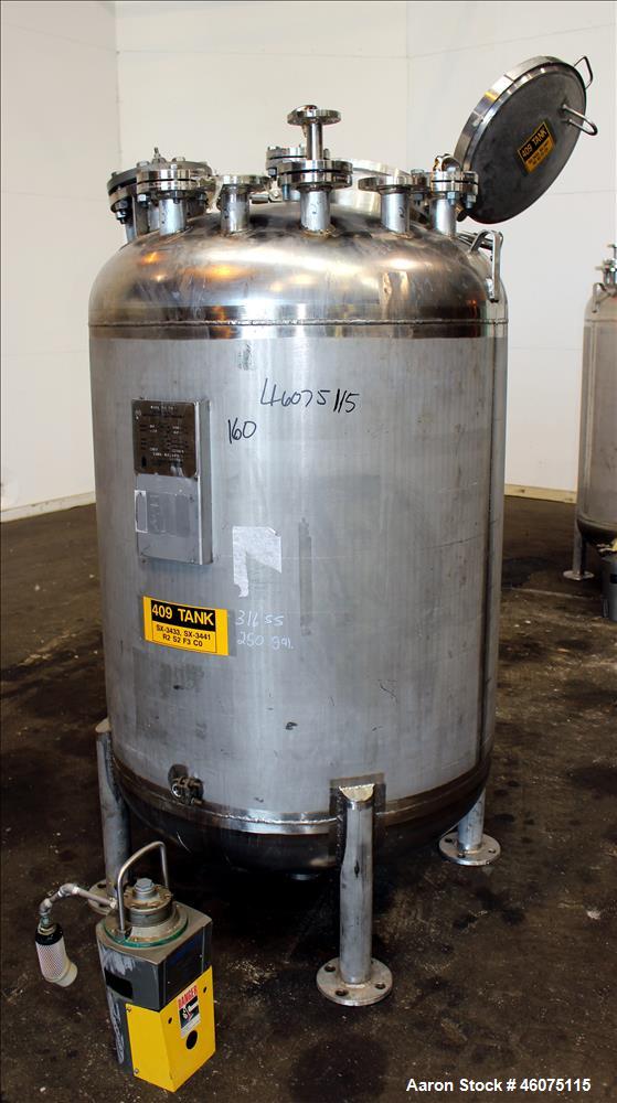 Used Watson Metal Masters Pressure Tank, 250 Gallon, 316L Stainless Steel, Vertical. 39-1/4" Diameter x 42" straight side, dished top & bottom. Internal rated 80 psi at -20 to 300 degrees F. Off cent...