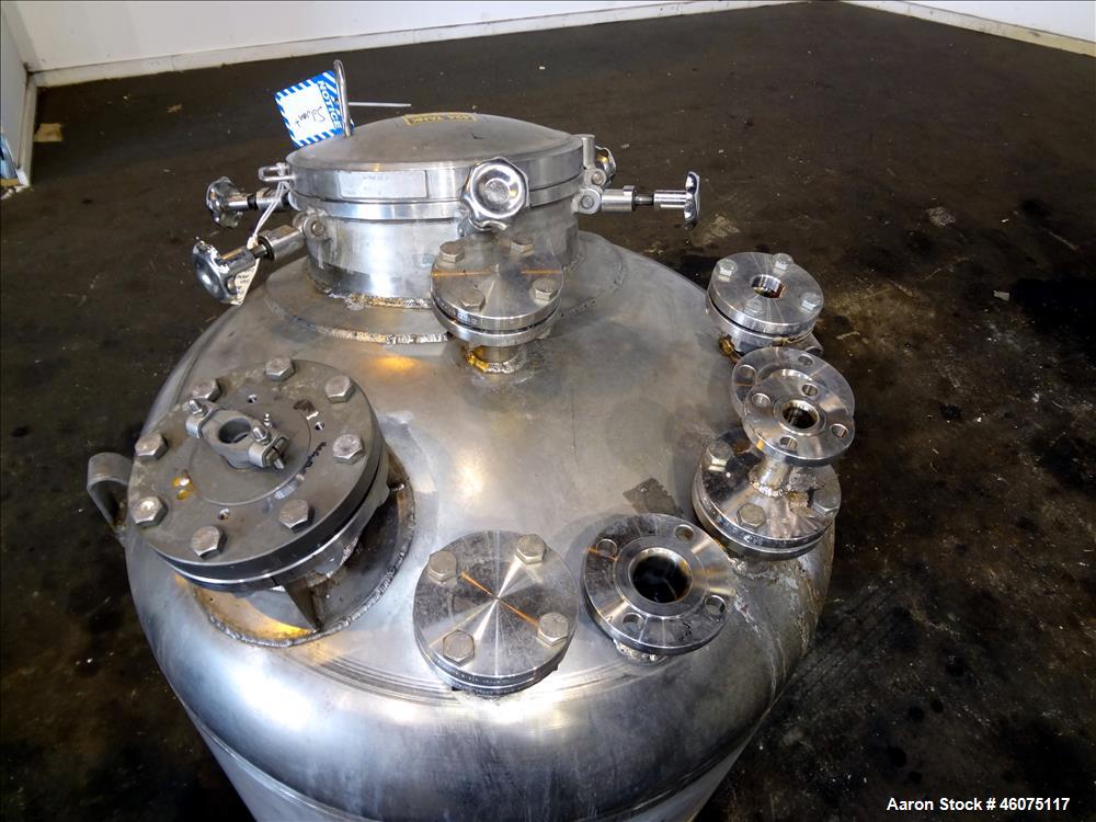 Used Watson Metal Masters Pressure Tank, 250 Gallon, 316L Stainless Steel, Vertical. 40" Diameter x 42" straight side, dished top & bottom. Internal rated 80 psi at -20 to 300 degrees F. Off center t...