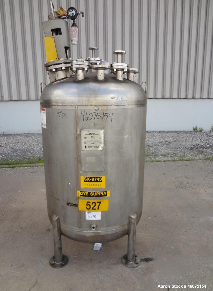 Used Watson Metal Masters Pressure Tank, 250 Gallon, 316L Stainless Steel, Vertical. 39.25" Diameter x 42" straight side, dished top & bottom. Internal rated 80 psi at -20 to 300 degrees F. Off cente...