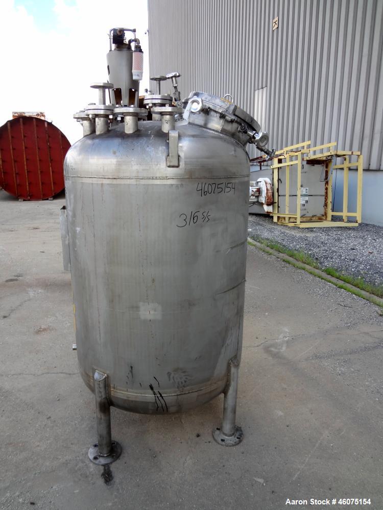 Used Watson Metal Masters Pressure Tank, 250 Gallon, 316L Stainless Steel, Vertical. 39.25" Diameter x 42" straight side, dished top & bottom. Internal rated 80 psi at -20 to 300 degrees F. Off cente...