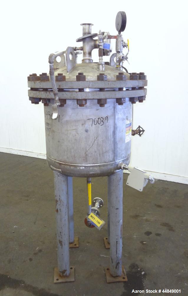 Used 40 Gallon Stainless Steel Whiting Metals Pressure Tank