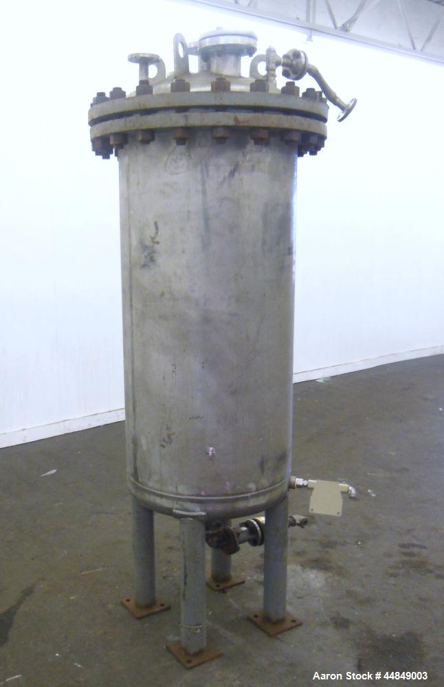 Used Whiting Metals Pressure Tank, 100 gallon, 304L Stainless Steel, Vertical. 24" diameter x 48" straight side, dished bolt on top, dished bottom. Internal rated Full Vacuum & 45 psi at 200 degrees ...