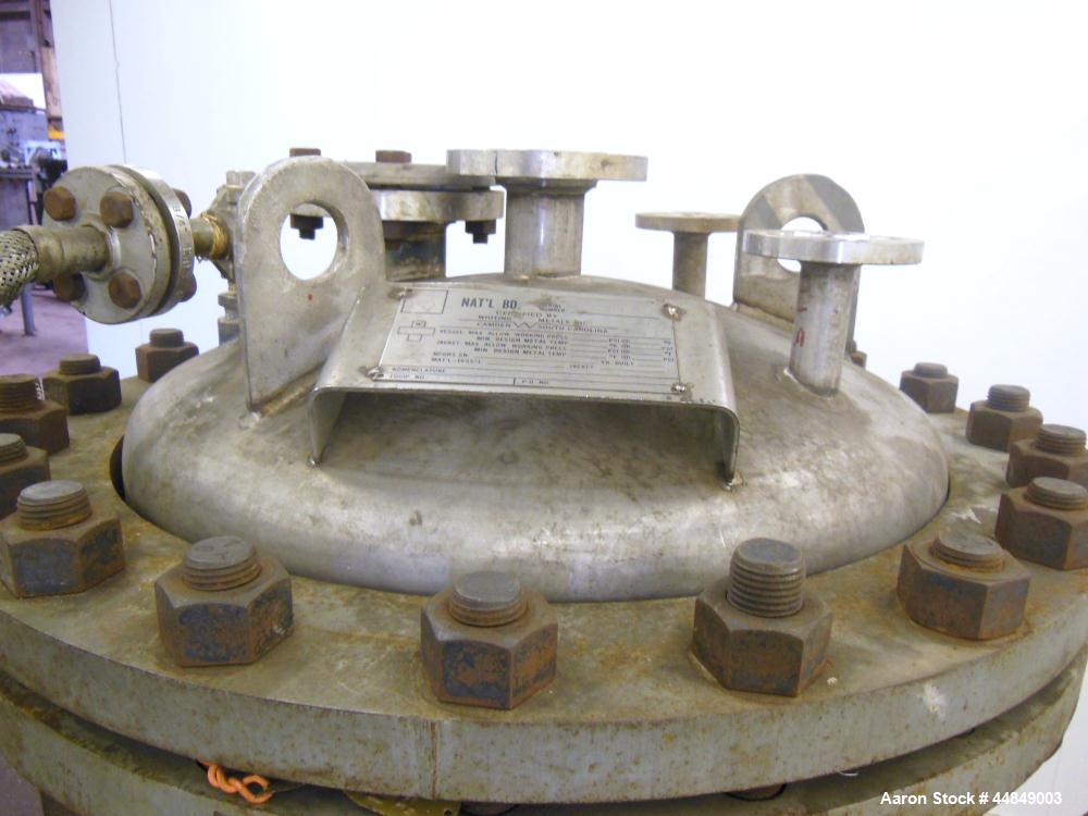 Used Whiting Metals Pressure Tank, 100 gallon, 304L Stainless Steel, Vertical. 24" diameter x 48" straight side, dished bolt on top, dished bottom. Internal rated Full Vacuum & 45 psi at 200 degrees ...