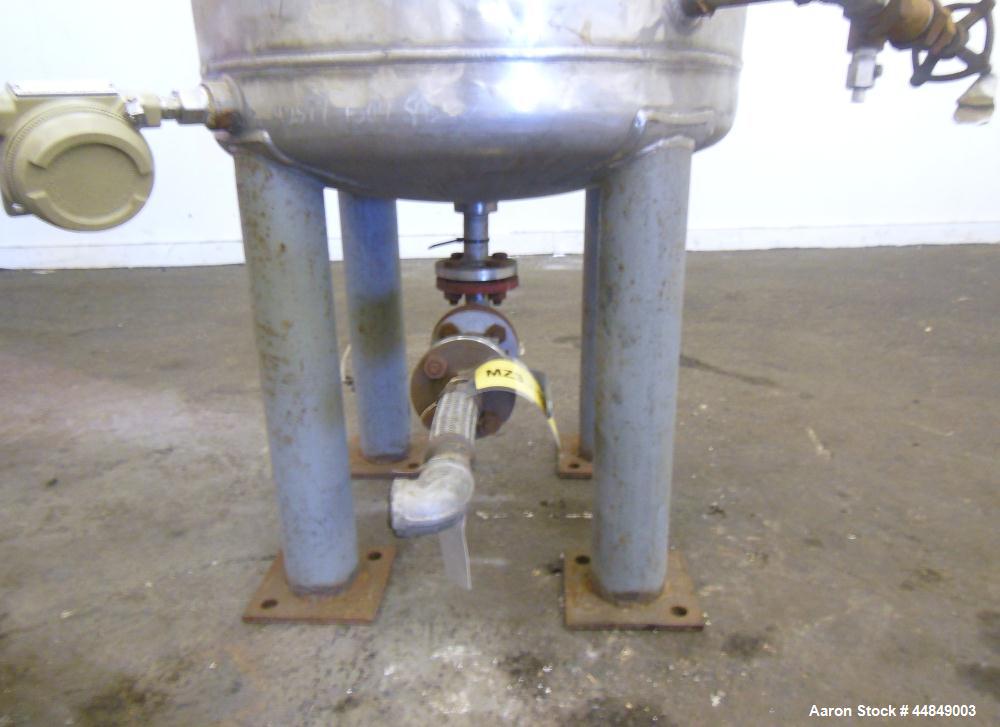 Used Whiting Metals Pressure Tank, 100 gallon, 304L Stainless Steel, Vertical. 24" diameter x 48" straight side, dished bolt on top, dished bottom. Internal rated Full Vacuum & 45 psi at 200 degrees ...