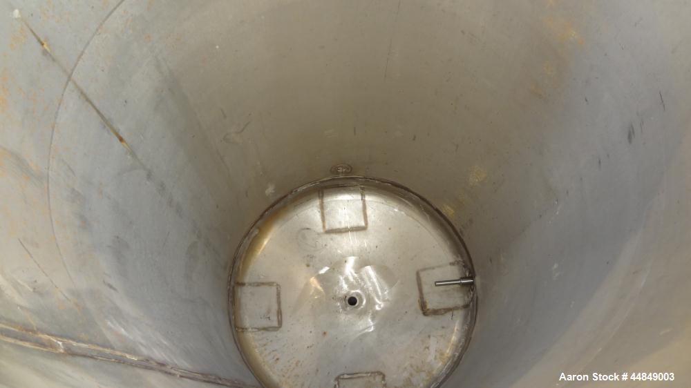 Used Whiting Metals Pressure Tank, 100 gallon, 304L Stainless Steel, Vertical. 24" diameter x 48" straight side, dished bolt on top, dished bottom. Internal rated Full Vacuum & 45 psi at 200 degrees ...