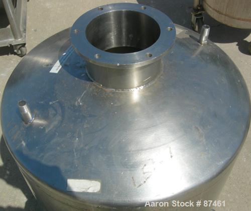 Used Will Flow Pressure Tank, 60 Gallon, 304 Stainless Steel, Vertical. 24" Diameter x 27" straight side, dish top and bottom. Internal rated 25 psi at 100 deg F. Openings: top (2) 5/8" NPT, 6"; 5/8"...