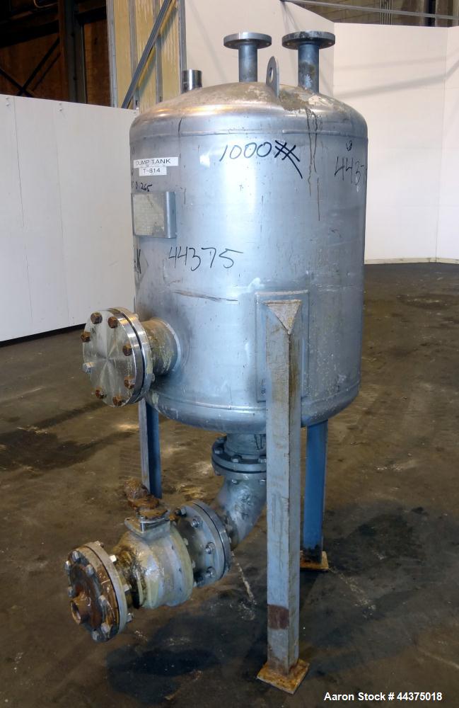 Used- Wolfe Mechanical And Equipment Pressure Tank, 105 Gallon, 316 Stainless Steel, Vertical. 30" diameter x 30" straight s...