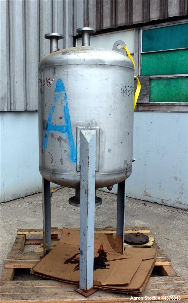 Used Wolfe Mechanical And Equipment Pressure Tank, 105 Gallon, 316 Stainless Steel, Vertical. 30" diameter x 30" straight side, dished top and bottom. Internal rated FV/90 psi at -20 to 450 degrees F...