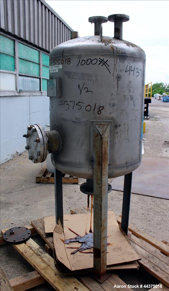 Used- Wolfe Mechanical And Equipment Pressure Tank, 105 Gallon, 316 Stainless Steel, Vertical. 30" diameter x 30" straight s...