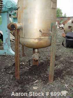 USED: Wood Industries pressure tank, 25 gallon, stainless steel, vertical. 16" diameter x 28" straight side, dish top and bo...