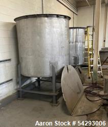 Used-Tank, 750 Gallon, 6' dia. X 8' high, 304 Stainless steel with Cover.