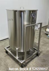 Used- Stainless Steel Tank, Approximate 140 Gallon, Vertical. Approximate 32" diameter x 40" straight side. Flat top with co...