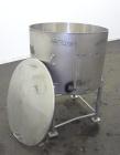 Used Tank, 125 Gallon, 304 Stainless Steel, Vertical. Approximately 38