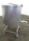 Used Tank, 80 Gallon, 304 Stainless Steel, Vertical. Approximately 30-1/2