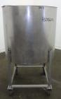 Used Tank, 80 Gallon, 304 Stainless Steel, Vertical. Approximately 30-1/2