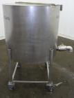 Used Tank, 80 Gallon, 304 Stainless Steel, Vertical. Approximately 30-1/2