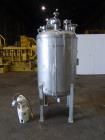 Used Tank, 200 Gallon, 316 Stainless Steel, Vertical. Approximate 36