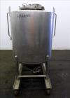 Used Tank, Approximate 200 Gallon, 304 Stainless Steel, Vertical. Approximate 35