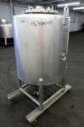 Used Tank, Approximate 200 Gallon, 304 Stainless Steel, Vertical. Approximate 35