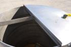 Used Tank, Approximately 200 Gallon, 304 Stainless Steel, Vertical. 36