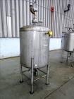 Used Tank, Approximate 120 Gallon, 304 Stainless Steel, Vertical. Approximate 30
