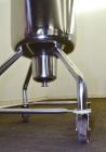 Used Tank, 30 Gallon, 316 Stainless Steel, Vertical. Approximate 16