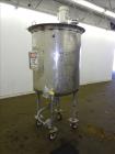 Used Tank, Approximately 200 Gallon, 304 Stainless Steel. Vertical.