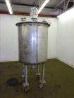 Used Tank, Approximately 200 Gallon, 304 Stainless Steel. Vertical.