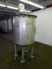 Used Tank, Approximately 200 Gallon, 304 Stainless Steel. Vertical.