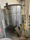 Used Tank, Approximatey 500 Gallon, 6' dia. X 8' high, 304 Stainless steel with Cover.