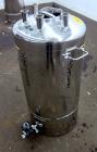 Used Alloy Products Pressure Tank, 25 Gallon, 316L Stainless Steel, Vertical. Approximate 18” diameter x 24” straight side. Dished top and bottom. Internal rated 95 psi at -20 to 100 degrees F. Openi...