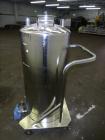 Used- Alloy Products Pressure Tank, 30 Gallon, 316 Stainless Steel, Vertical. Approximate 18