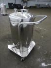 Used Alloy Products Pressure Tank, 25 Gallon, 316 Stainless Steel, Vertical. Approximate 18