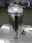 Used Alloy Products Pressure Tank, 2 Gallon, 316 Stainless Steel, Vertical. Approximate 9