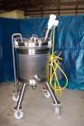 Used Feldmeier Pressure Tank, 50 Gallon, 316L stainless steel, vertical. 23 5/8