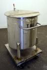 Used Water Cooling Corporation Tank, 100 Gallon, 304 Stainless Steel, Vertical. Approximate 31